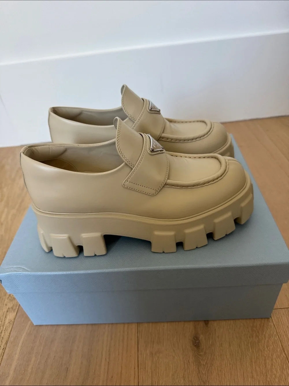 N/A prada monolith