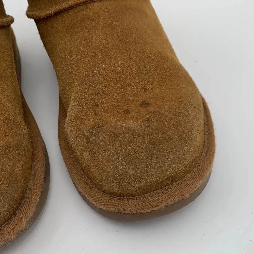 Brown Suede Boots with Bow Accent