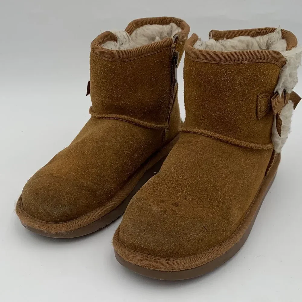 Brown Suede Boots with Bow Accent
