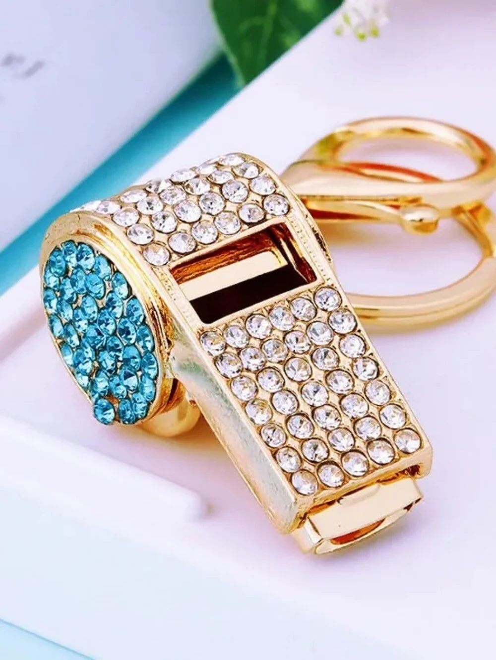 N/A elegant gold