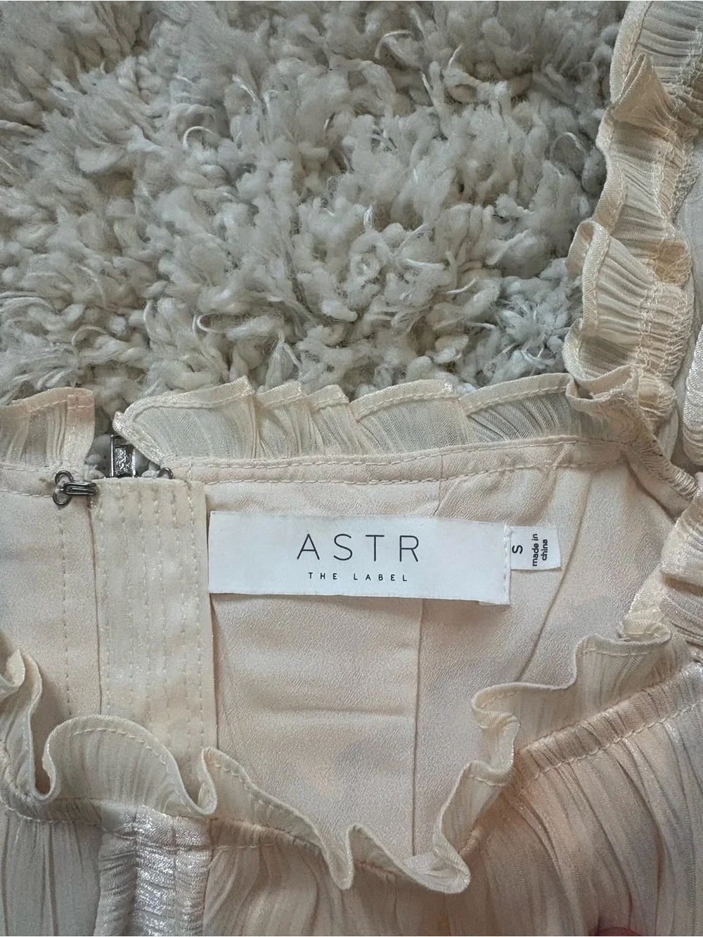 Astr romantic ruffle structured