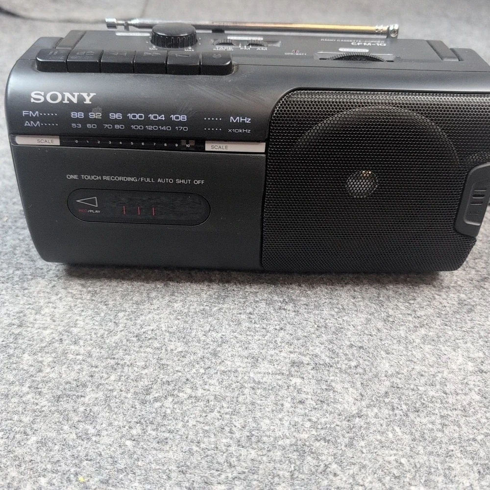 Sony CFM-10 Portable Mini Boombox AM/FM Cassette Tape Player Stereo No Battery C