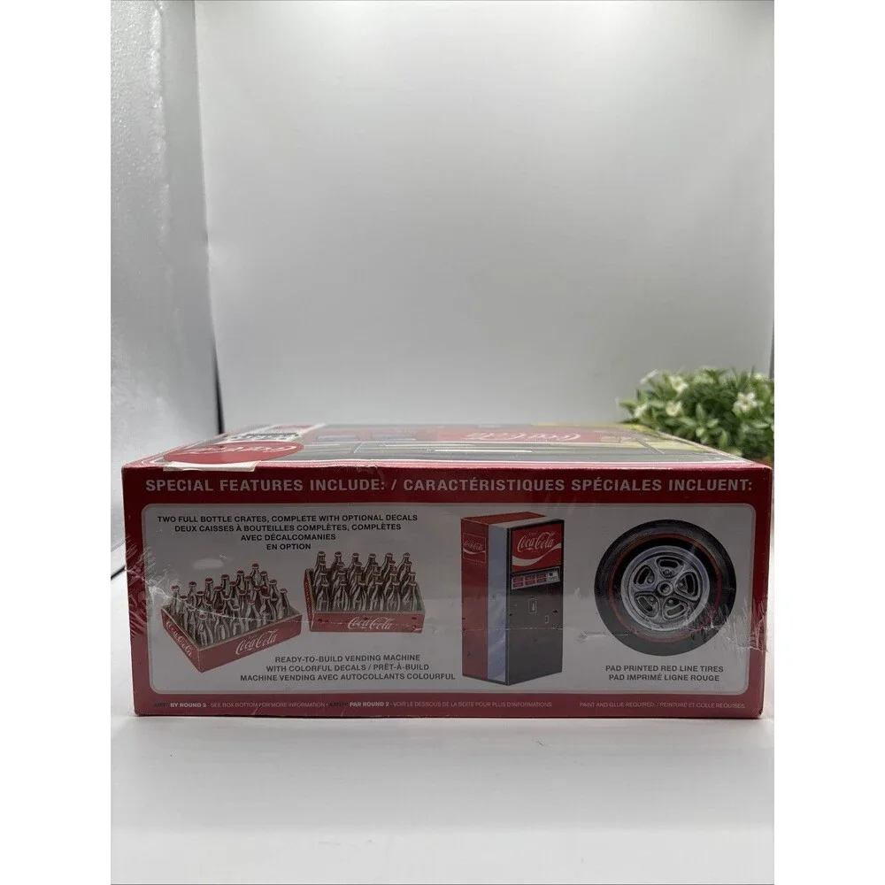 AMT 77 FORD COCA-COLA VAN MODEL CAR AMT1173M/12 SEALED NEW BOY GIRL GIFT FOOD