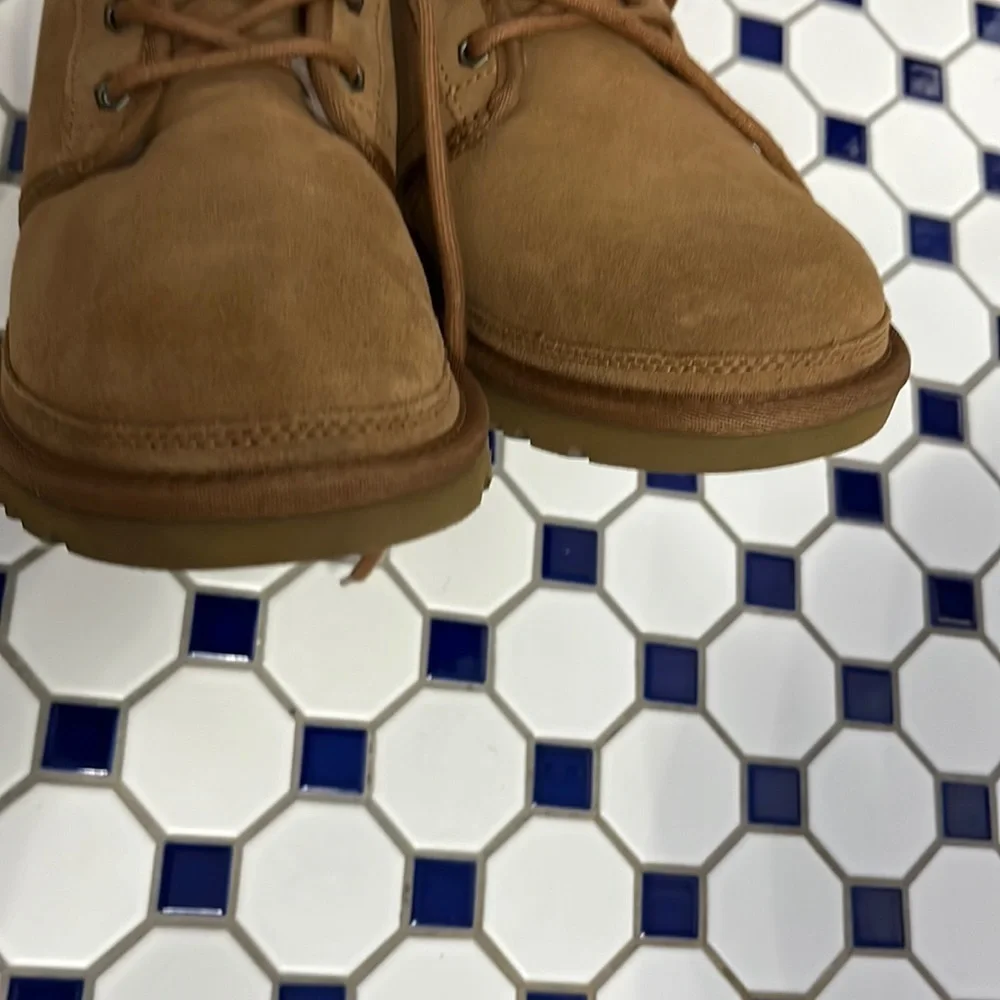 UGG stylish warm