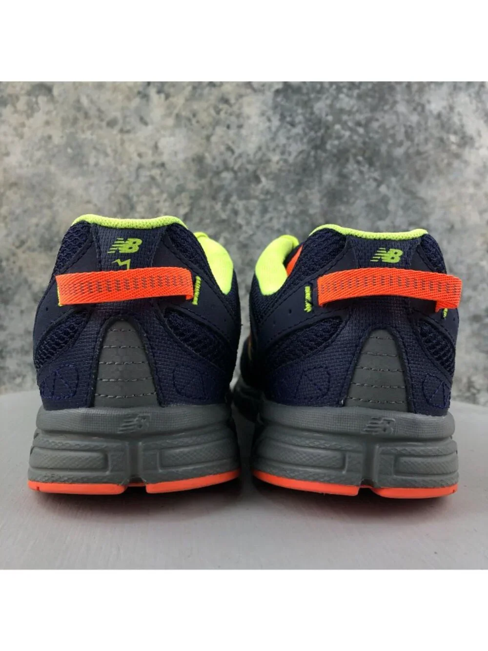 New Balance men 402