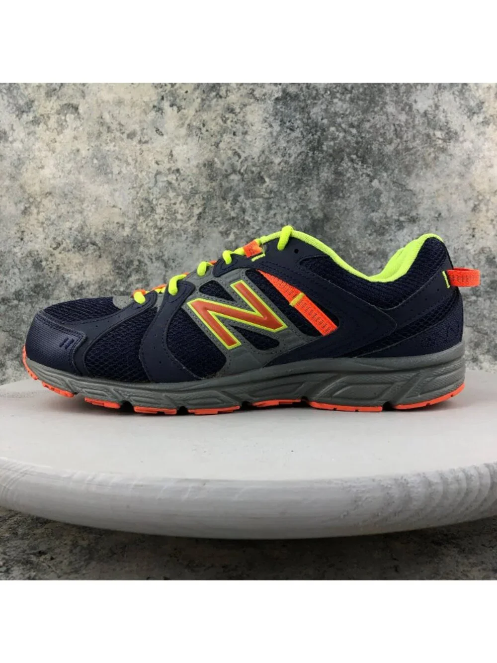 New Balance men 402