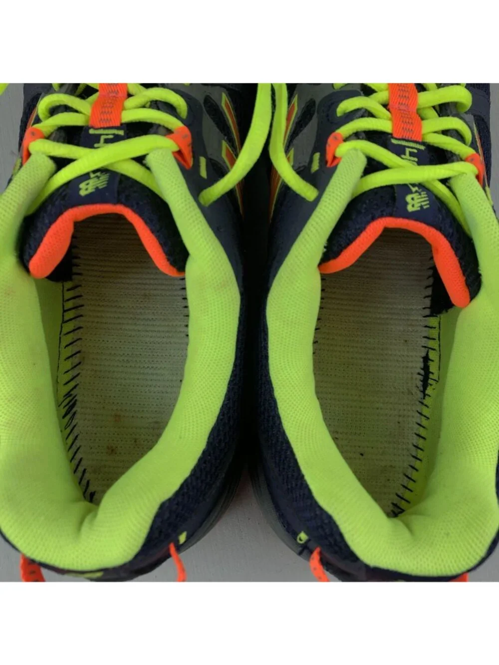 New Balance men 402