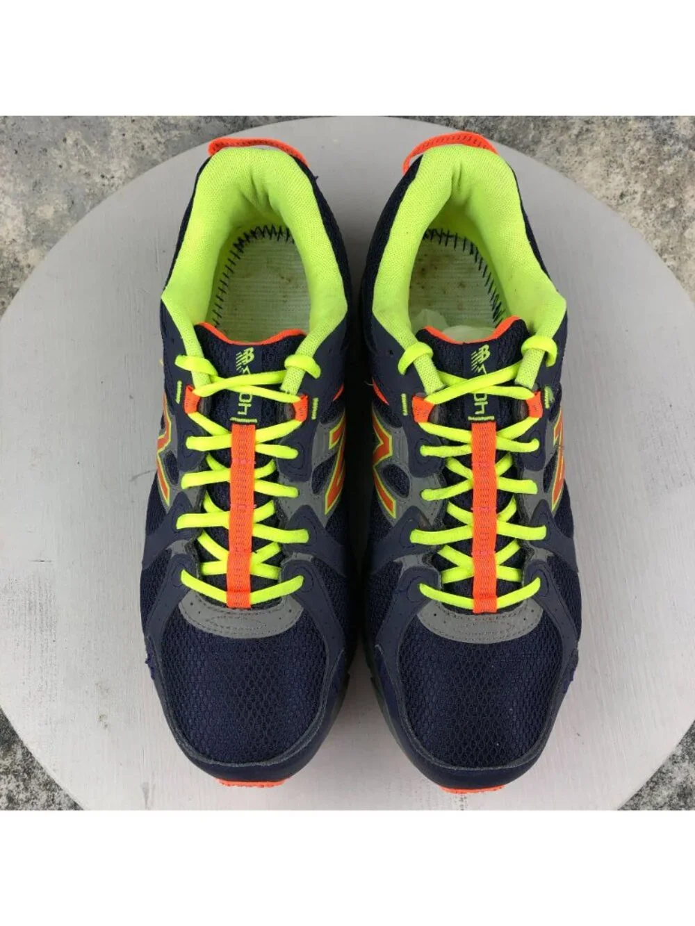 New Balance men 402