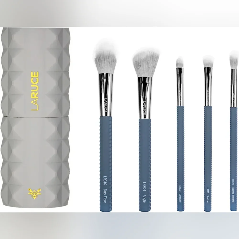 LaRuce Makeup Brushes