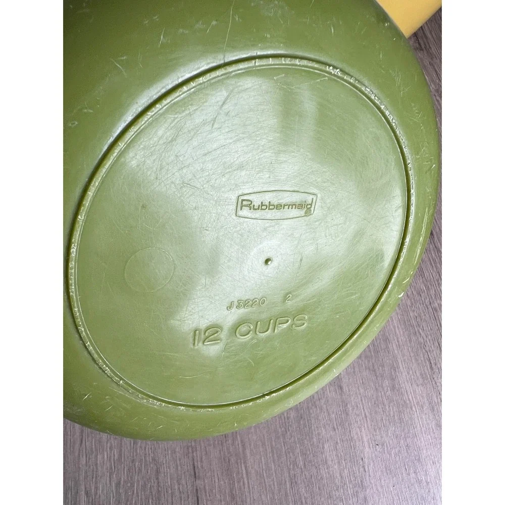 Vintage Rubbermaid Nesting Mixing Bowls with Lids Set of 4 Multicolor