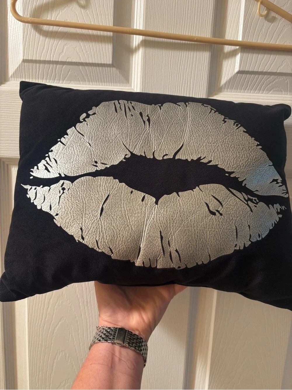 Dormify metallic lips