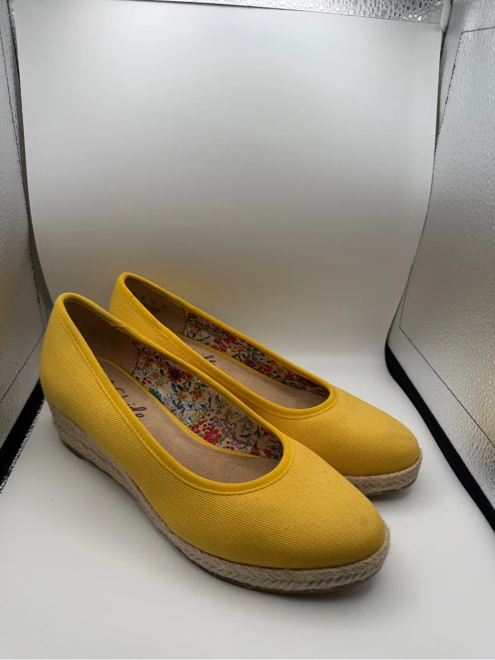 Life Stride sunny yellow