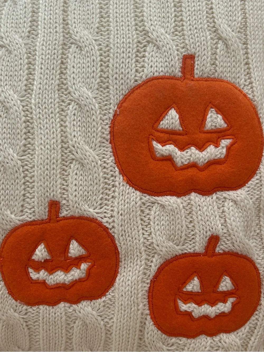 cupcakes & cashmere cream cable