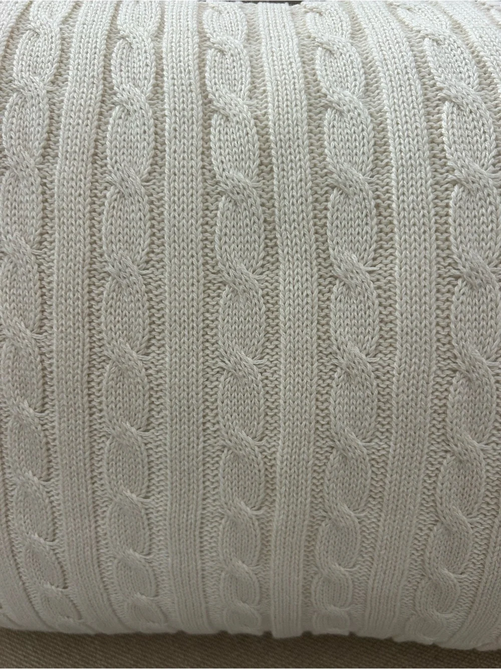 cupcakes & cashmere cream cable