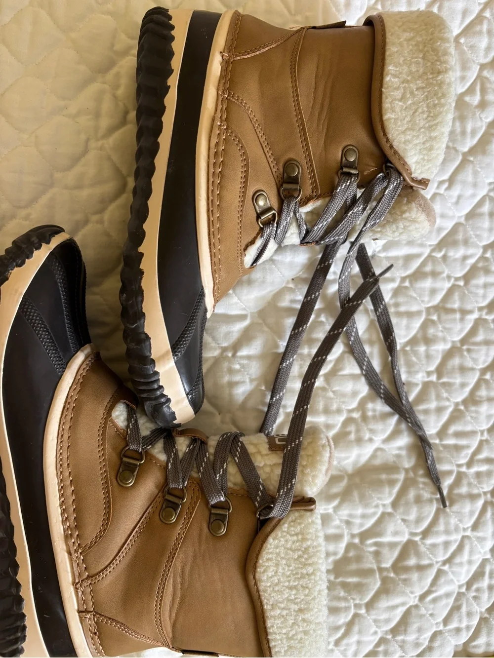 JBU rugged lace shell