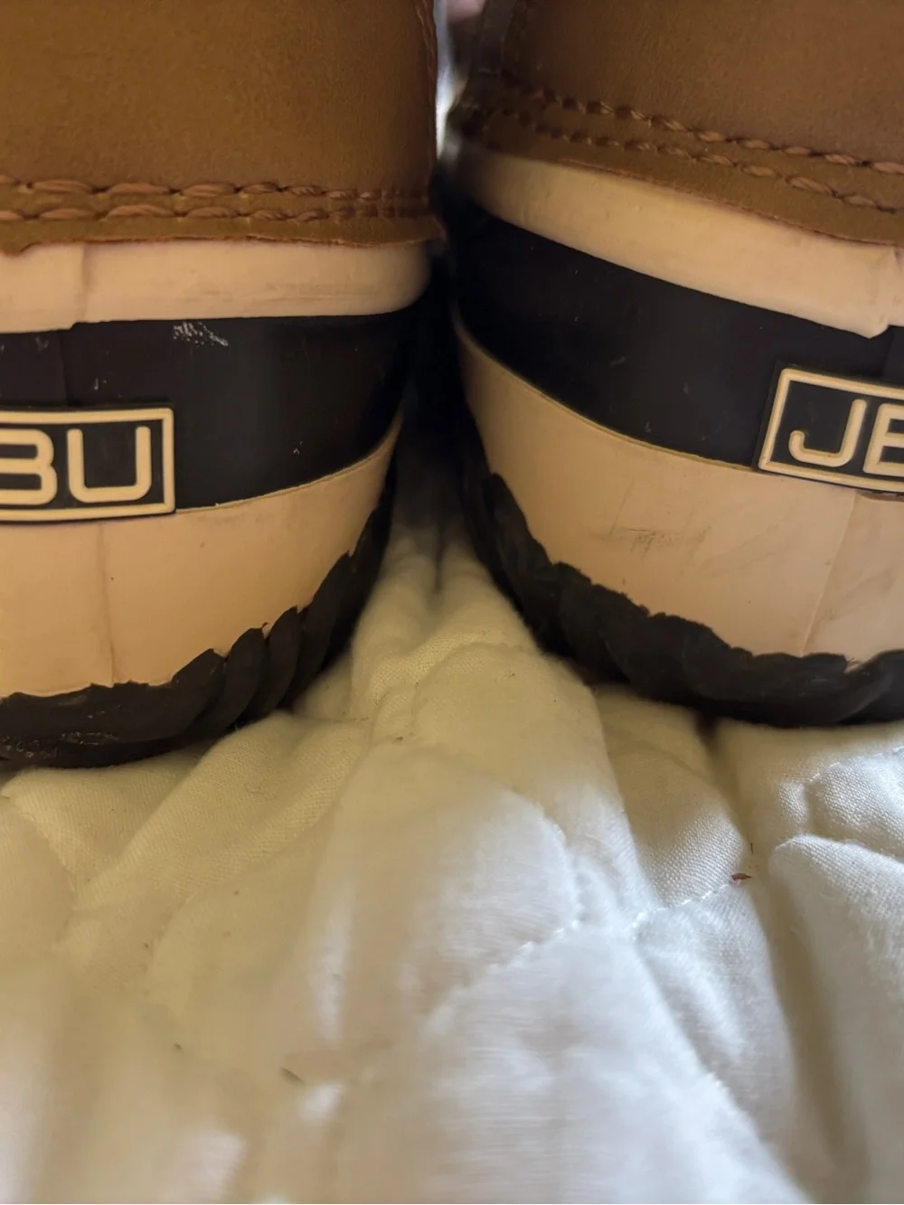JBU lining closure