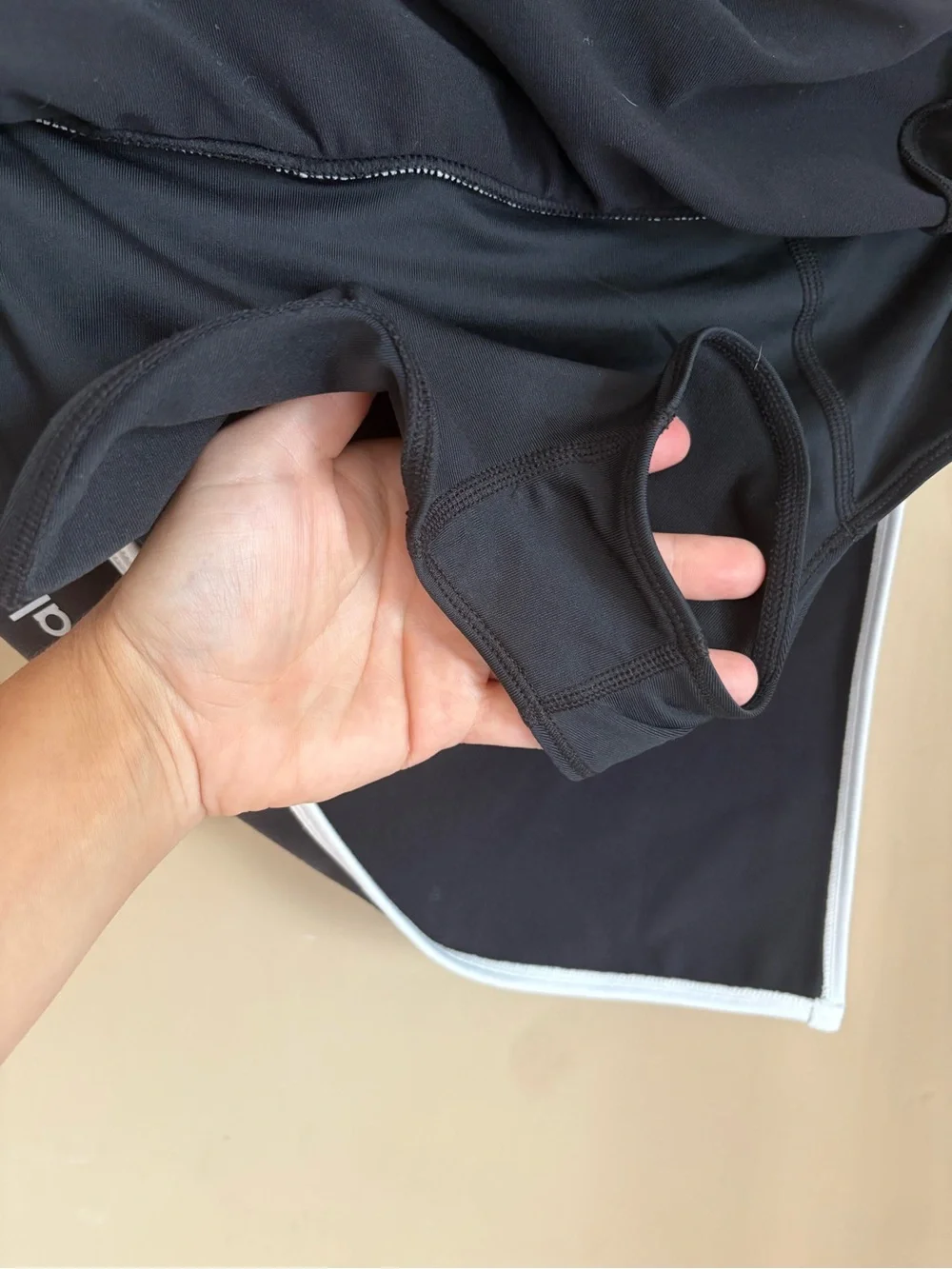 ALO Yoga lining inside