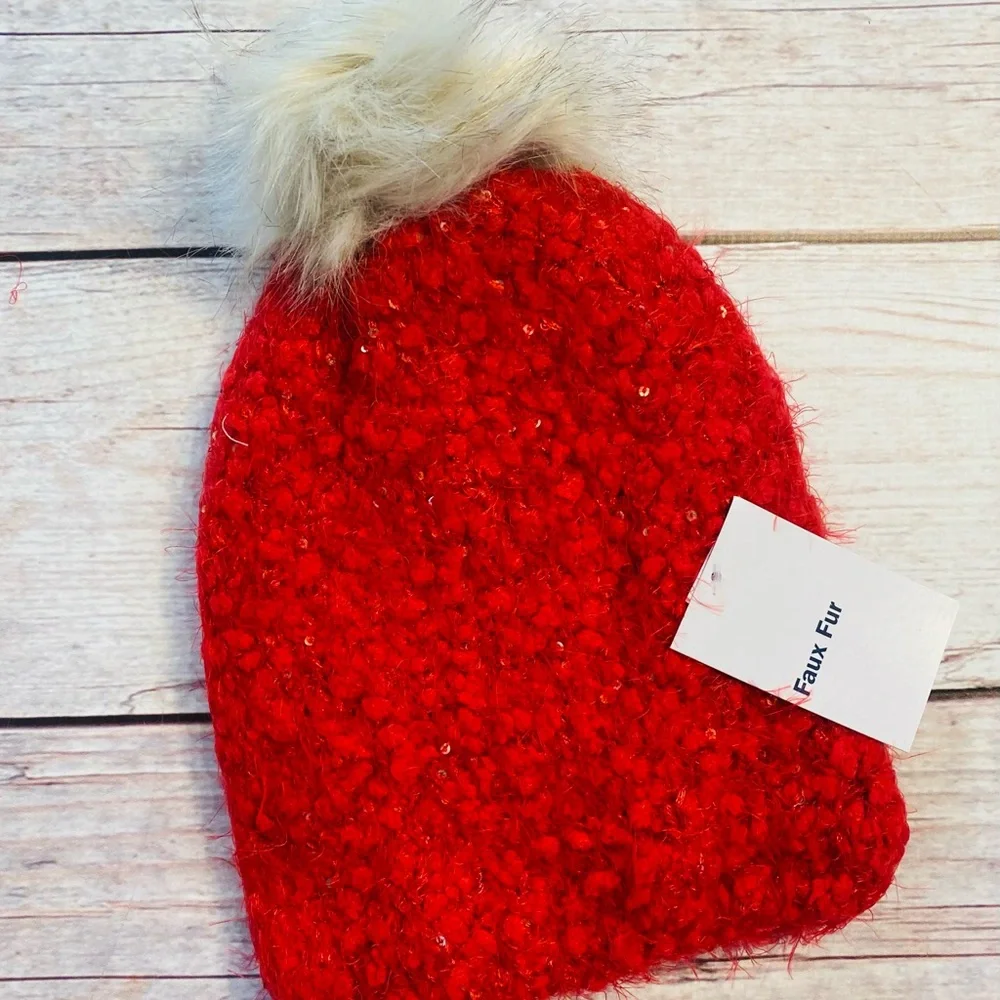 📌🆕 Old Navy • Plush • Beanie
