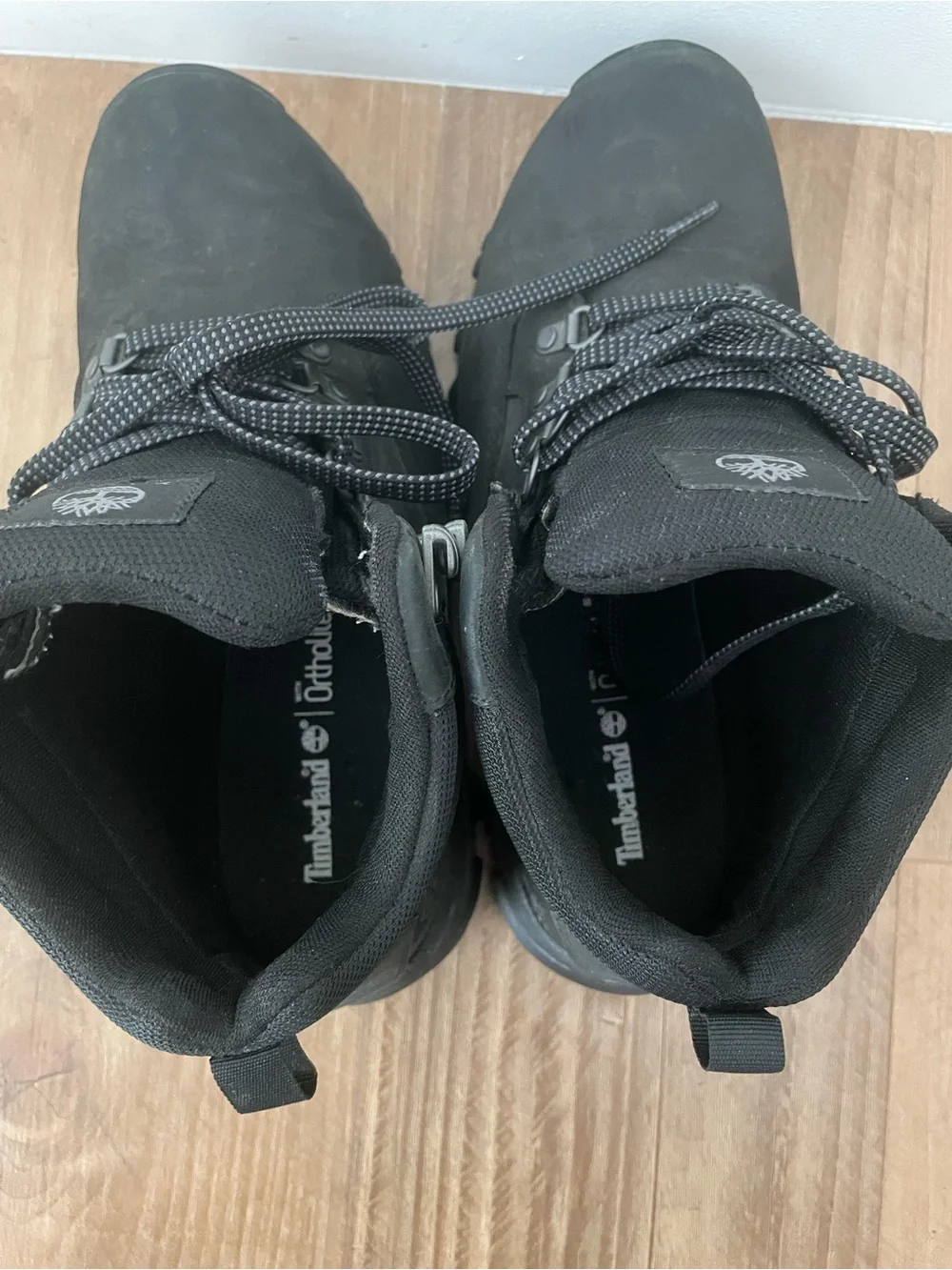 Timberland collar tongue traction