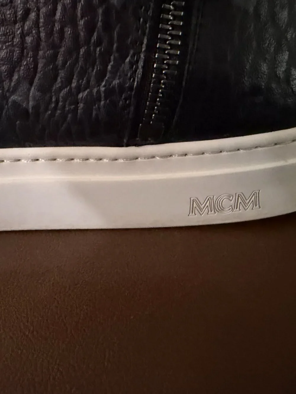 MCM black visetos