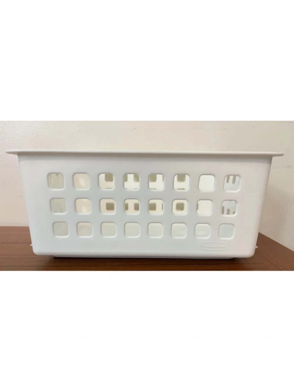 Rubbermaid heavy bin