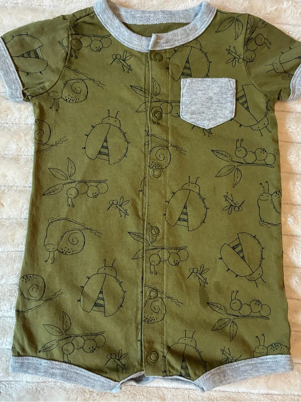 🐞 Carter’s 6M Olive Green Bug Doodle Shorty Romper 🌿