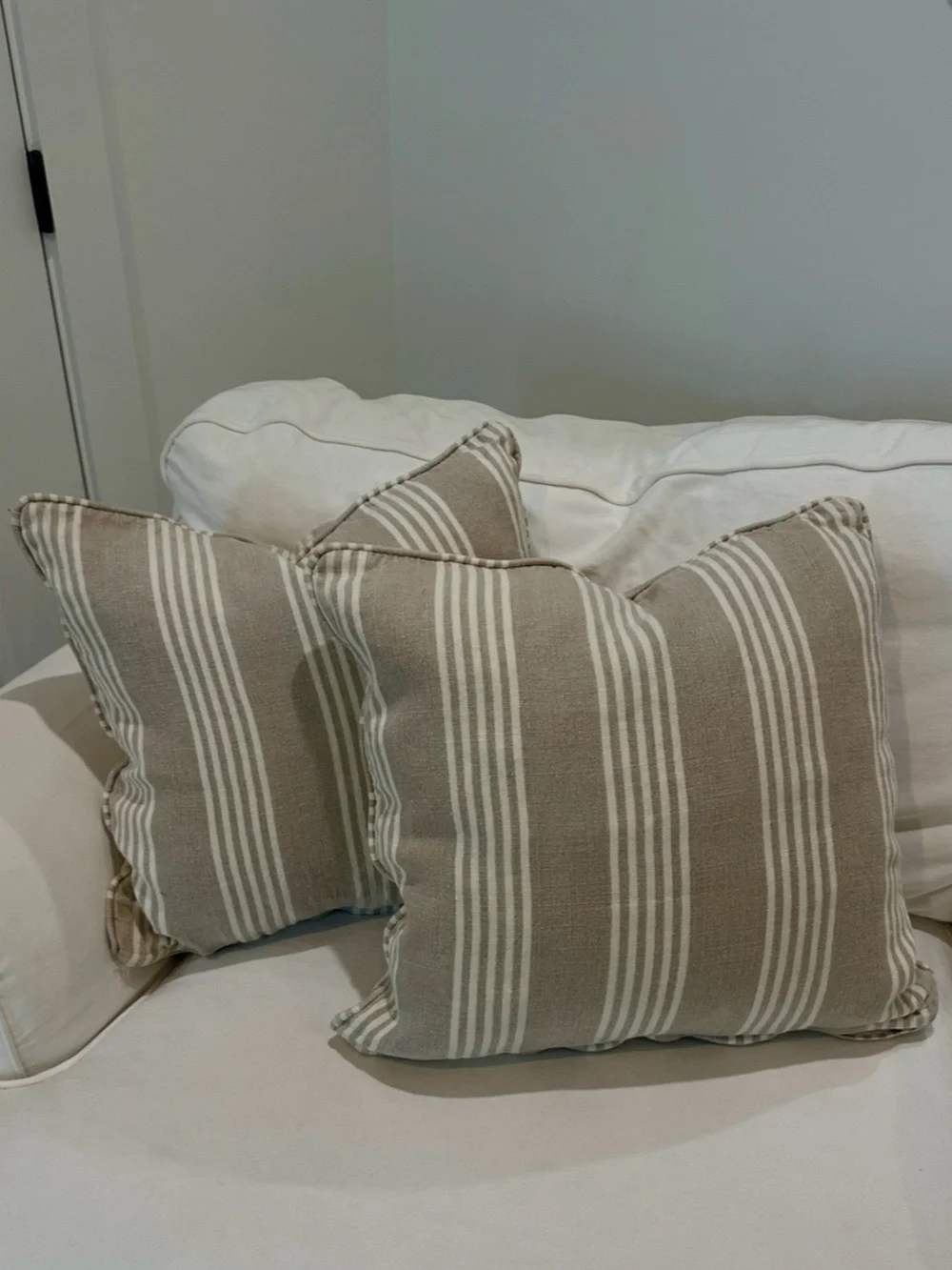 N/A used 22x22 beige