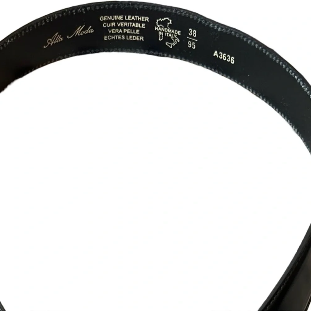 M Made In Italy sleek genuine