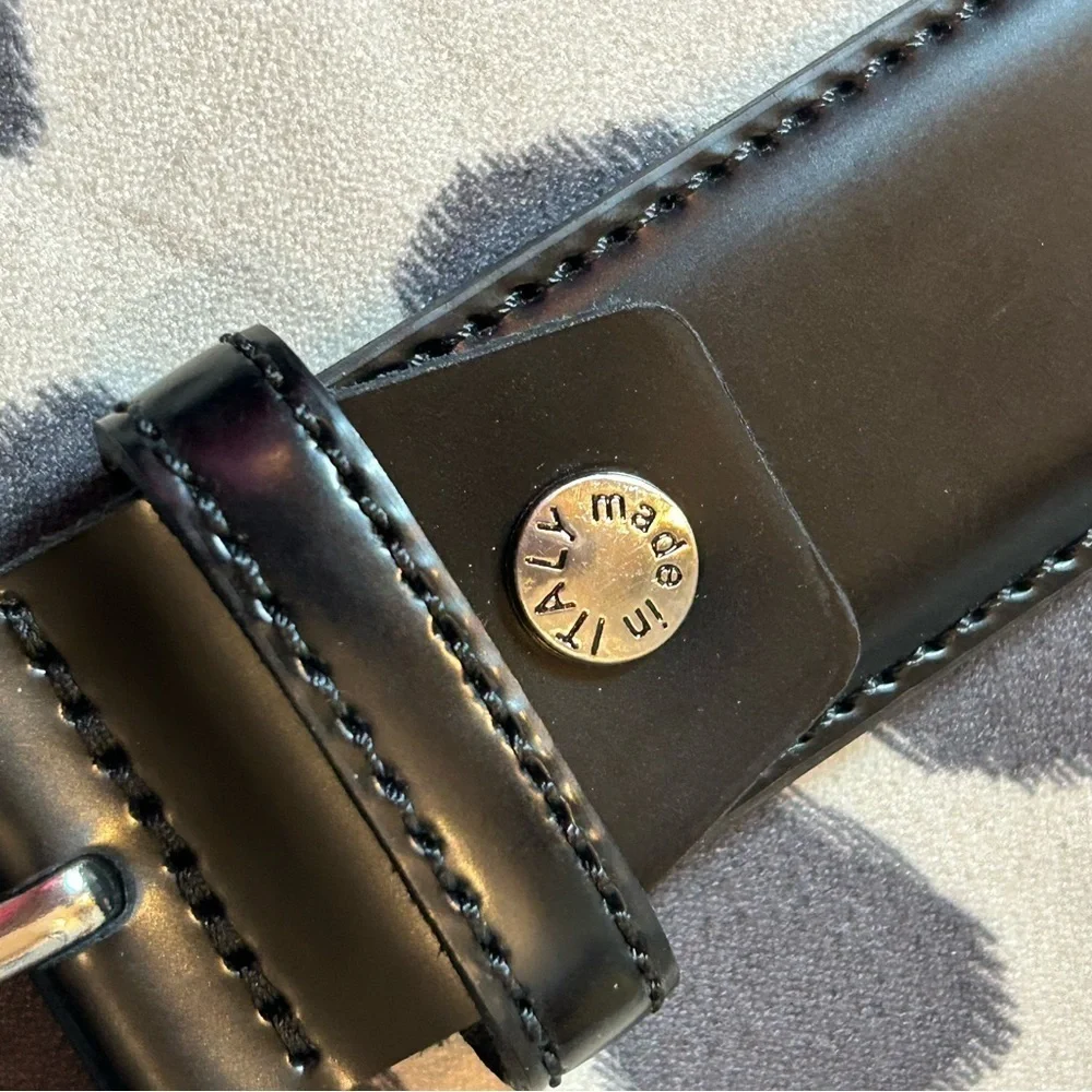M Made In Italy sleek genuine