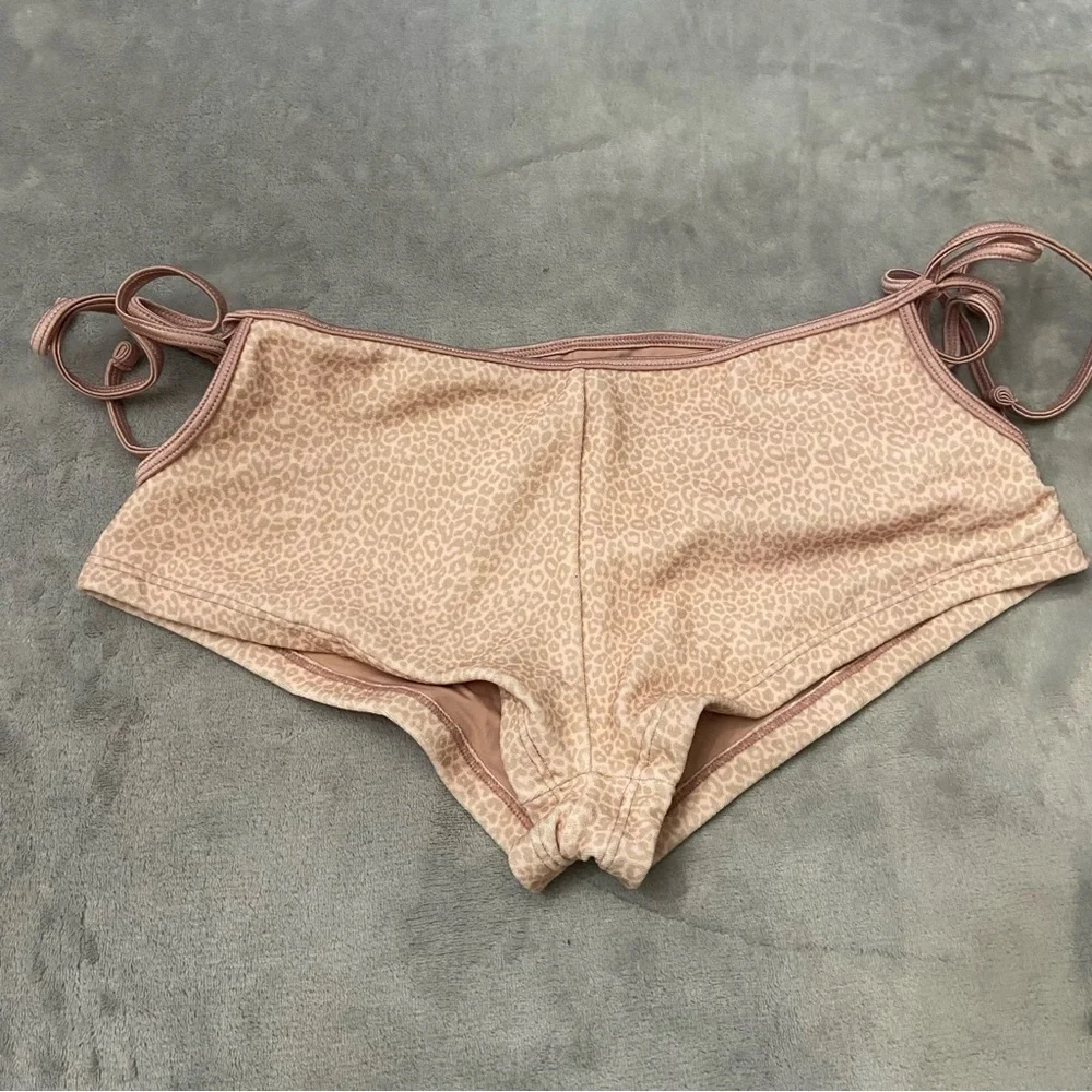 Frankies Bikinis supportive catching take