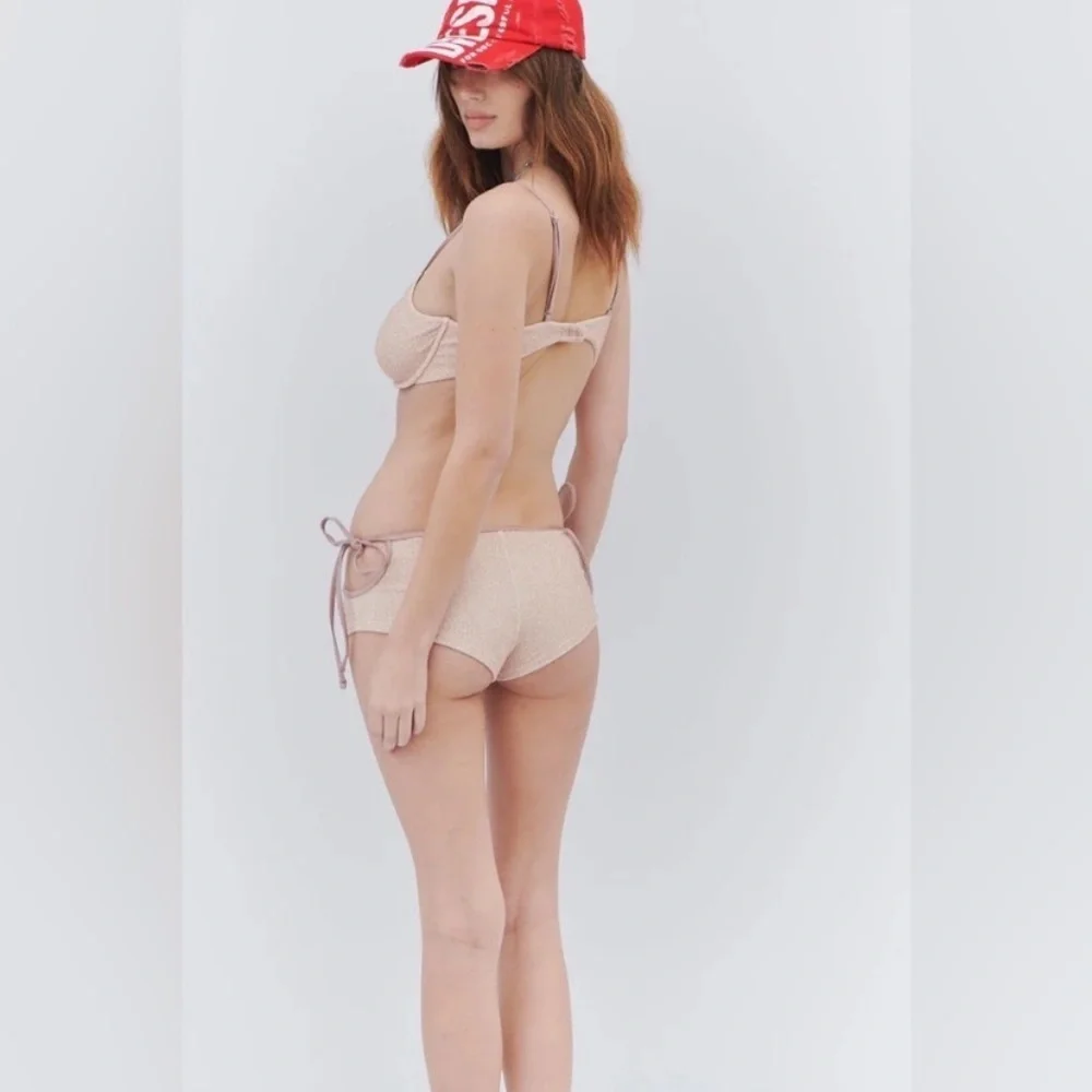 Frankies Bikinis 38 height