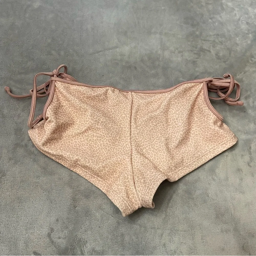 Frankies Bikinis waves true 5’9”