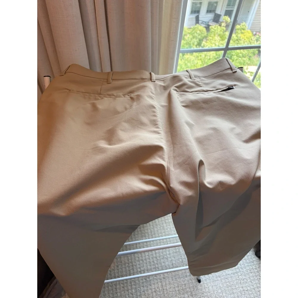 Banana Republic Performance Chinos Mens 38x30 Khaki Tan Stretch Golf Casual Pant