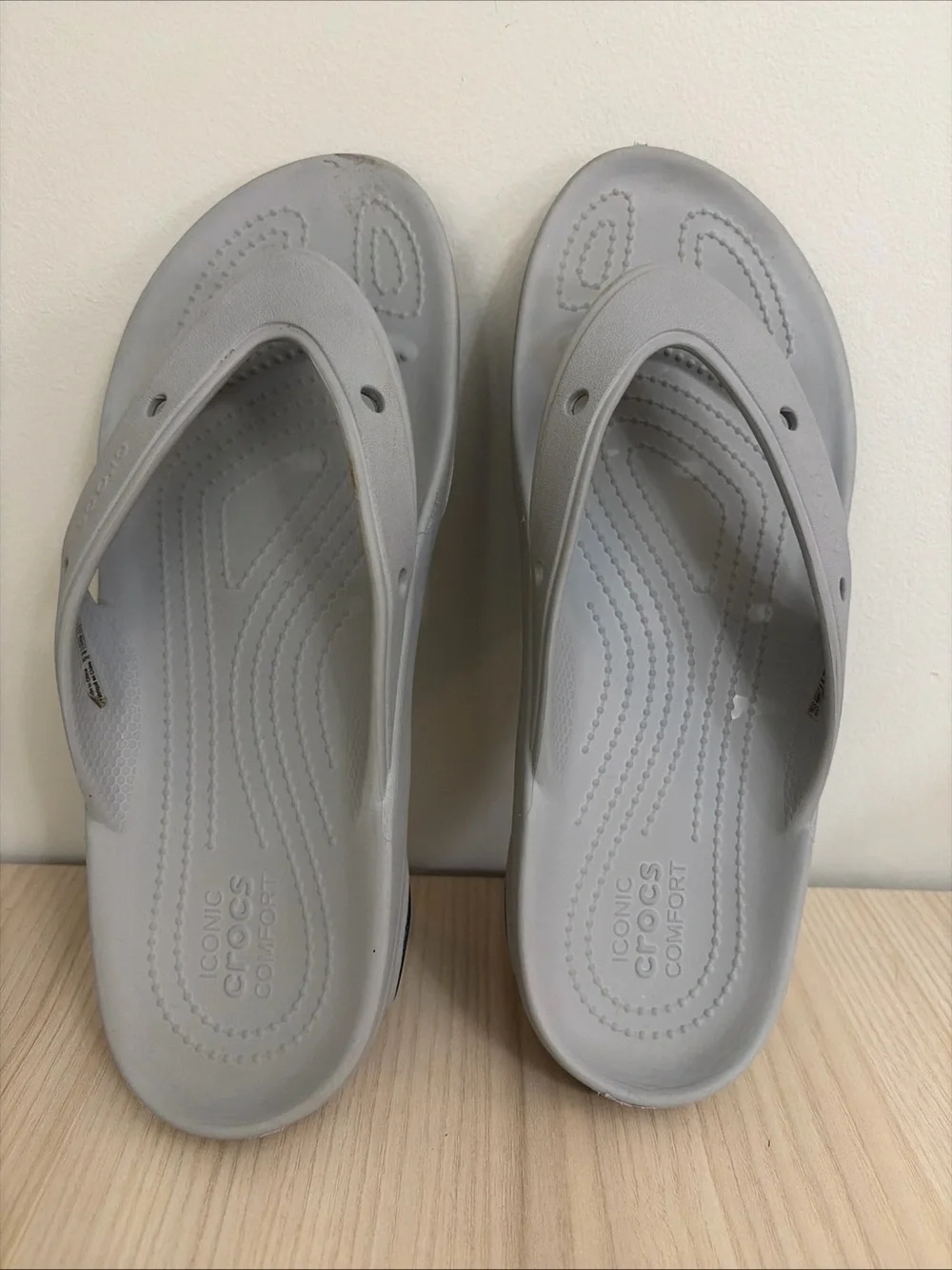 CROCS Iconic comfort Light Gray Classic Flip Flops size M8 W10