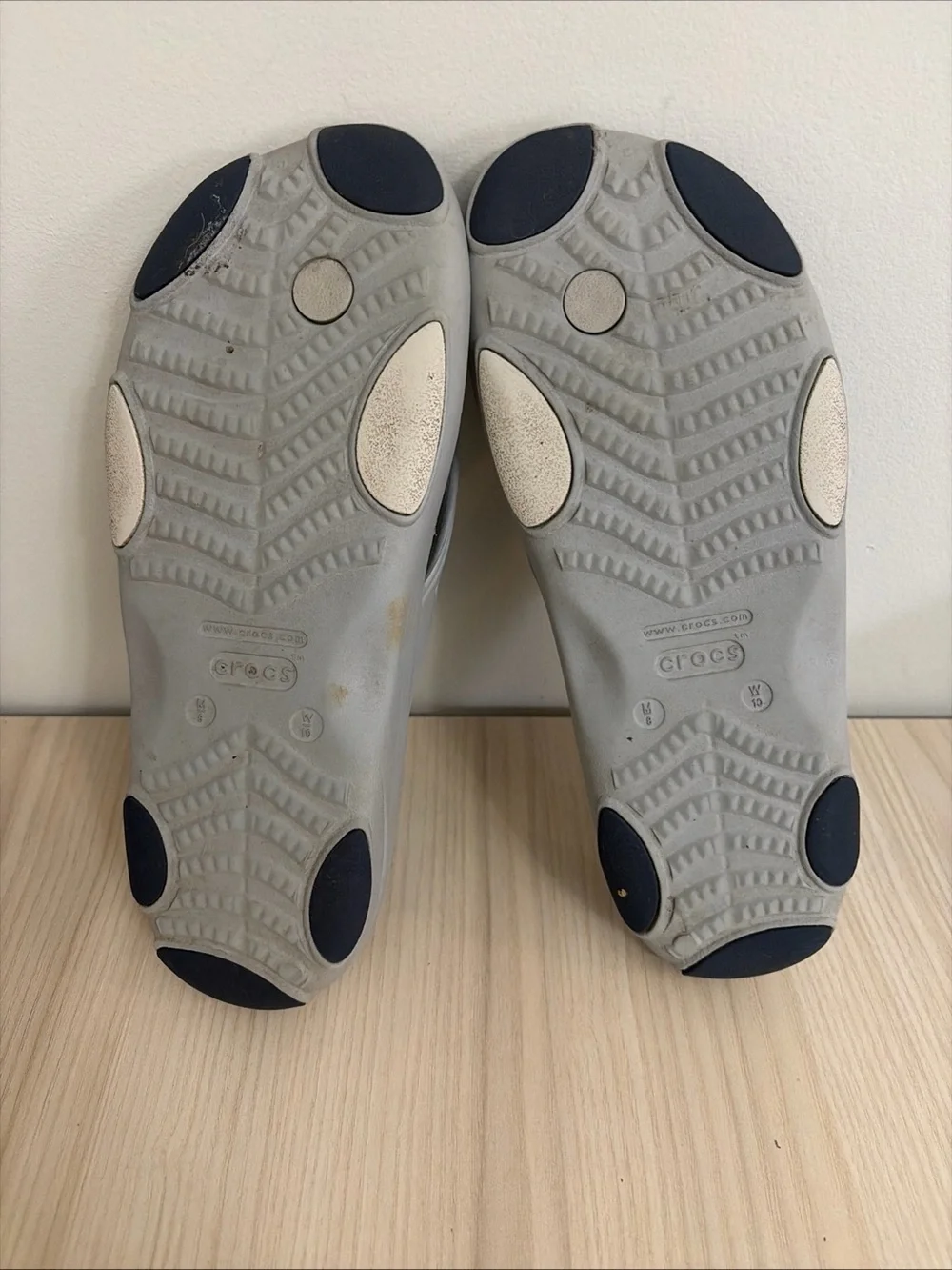CROCS thong comfortable footbed