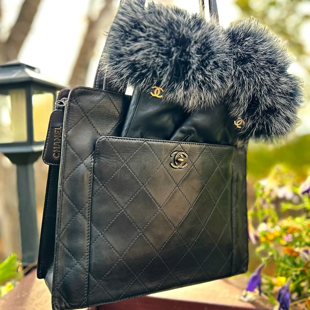 Authentic CHANEL VINTAGE Matrasse Shoulder Bag
