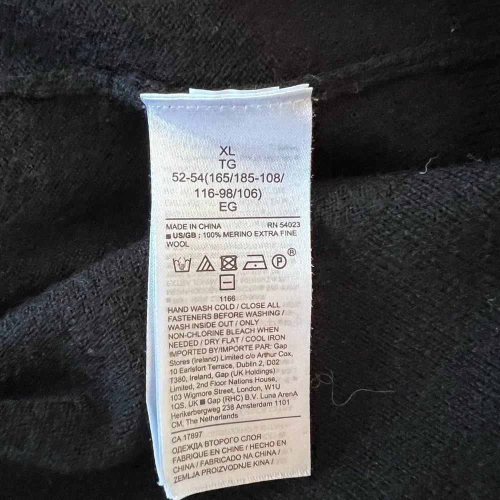 Banana Republic Italian Merino Wool Half-Zip Sweater in Black, size XL