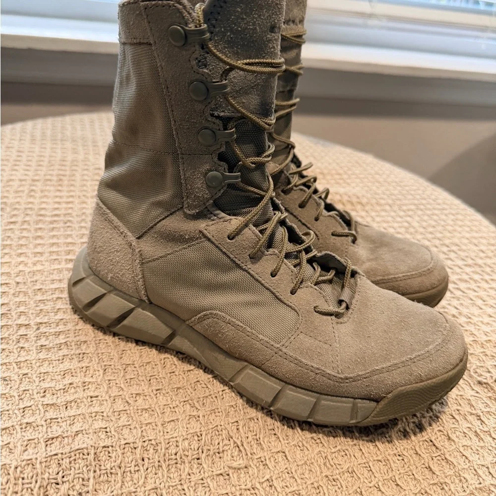 Oakley good tread