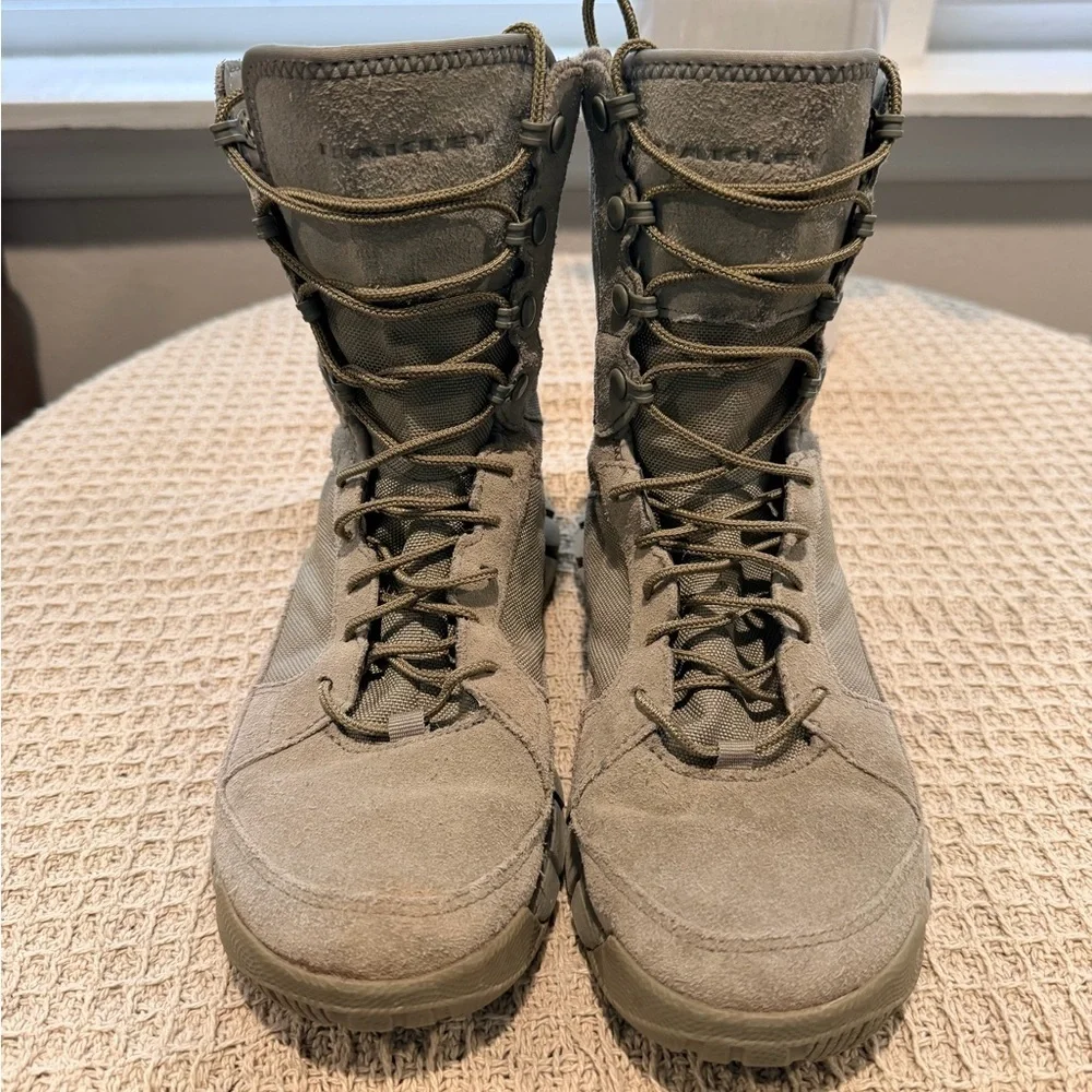 Oakley good tread