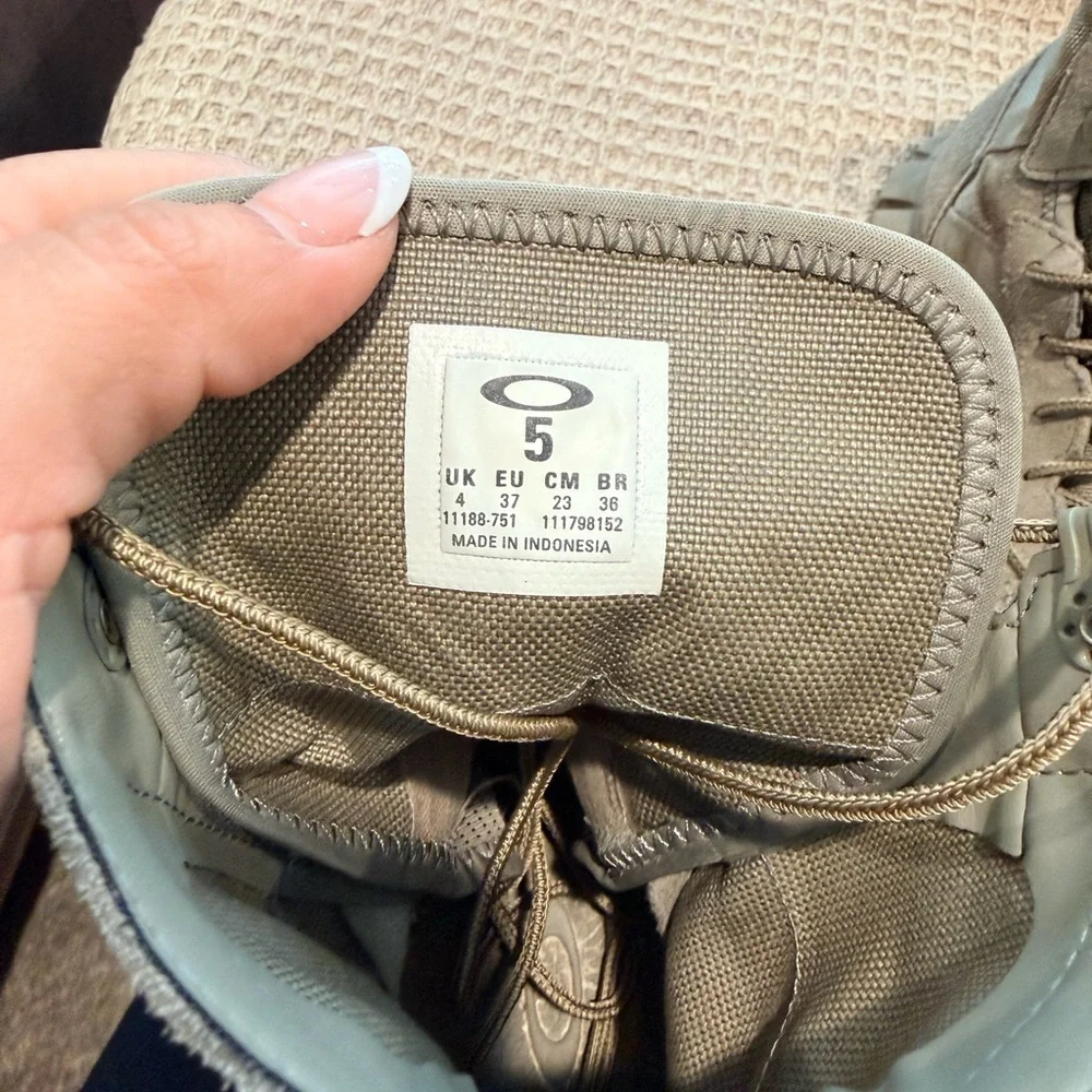 Oakley good tread