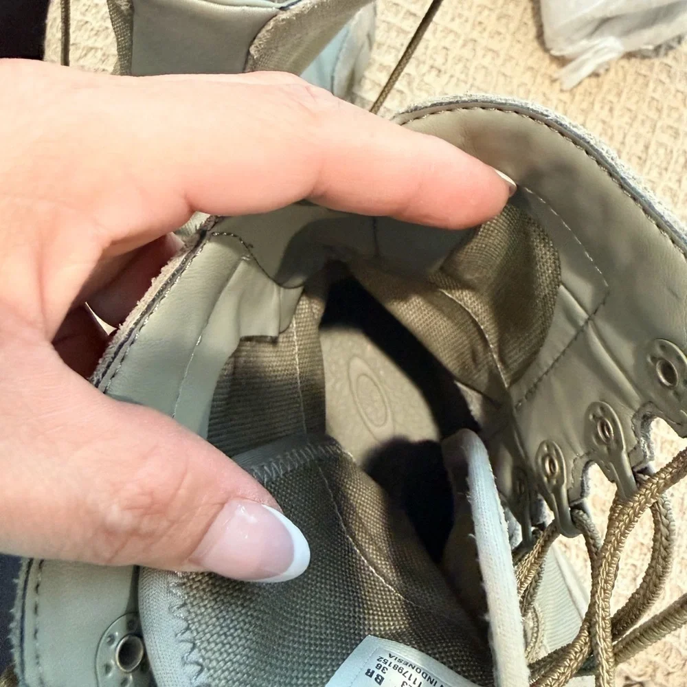 Oakley good tread