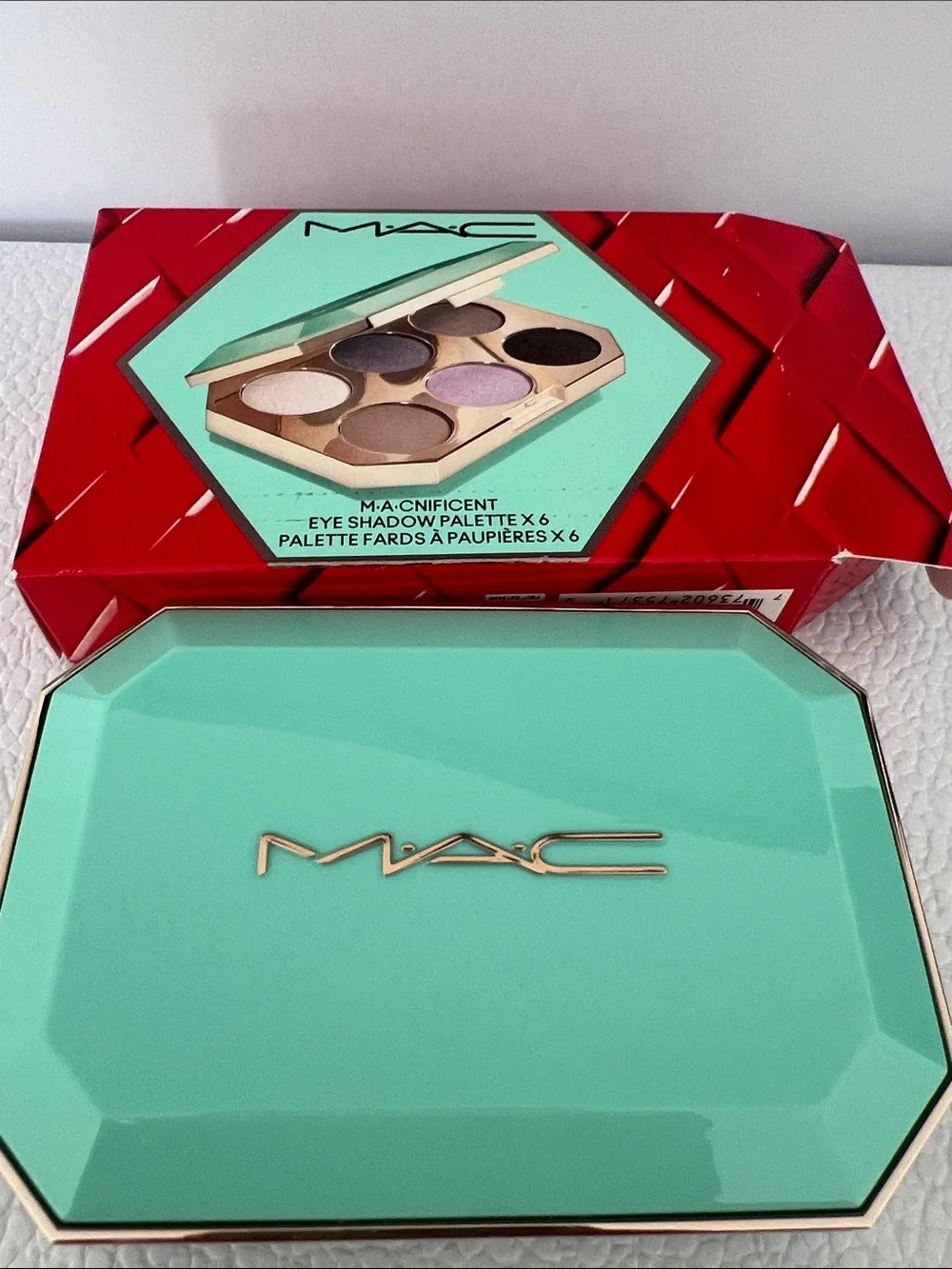 MAC Cosmetics mac cnificent