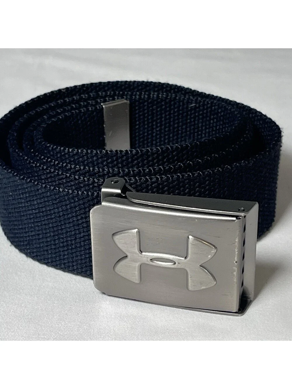 Under Armour Belt Men's One Size Fits Most Silver Buckle And Nylon Belt