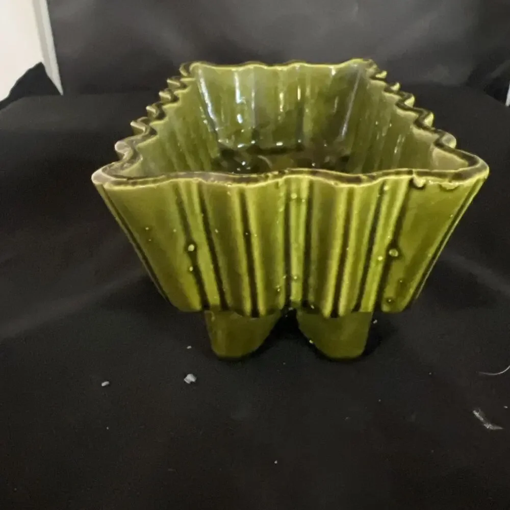 UPCO vintage avocado