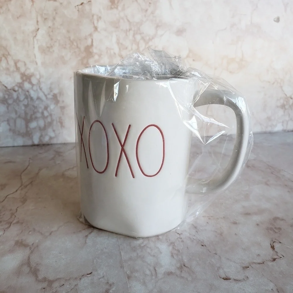 Rae Dunn XOXO new mug