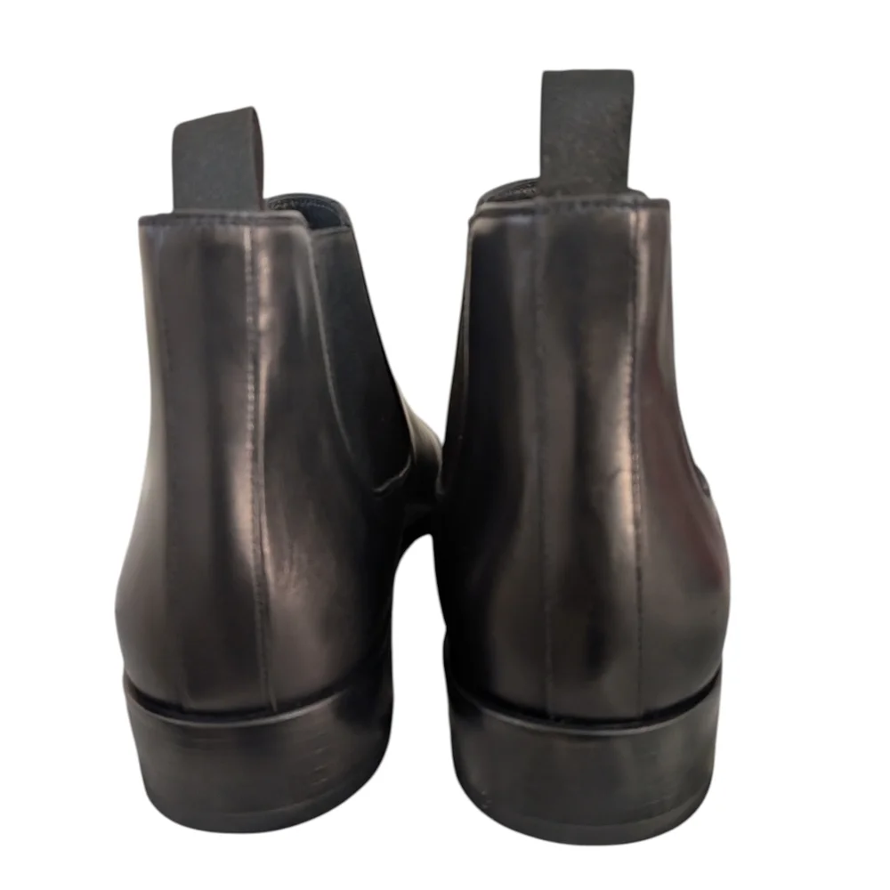 Stuart Weitzman step out