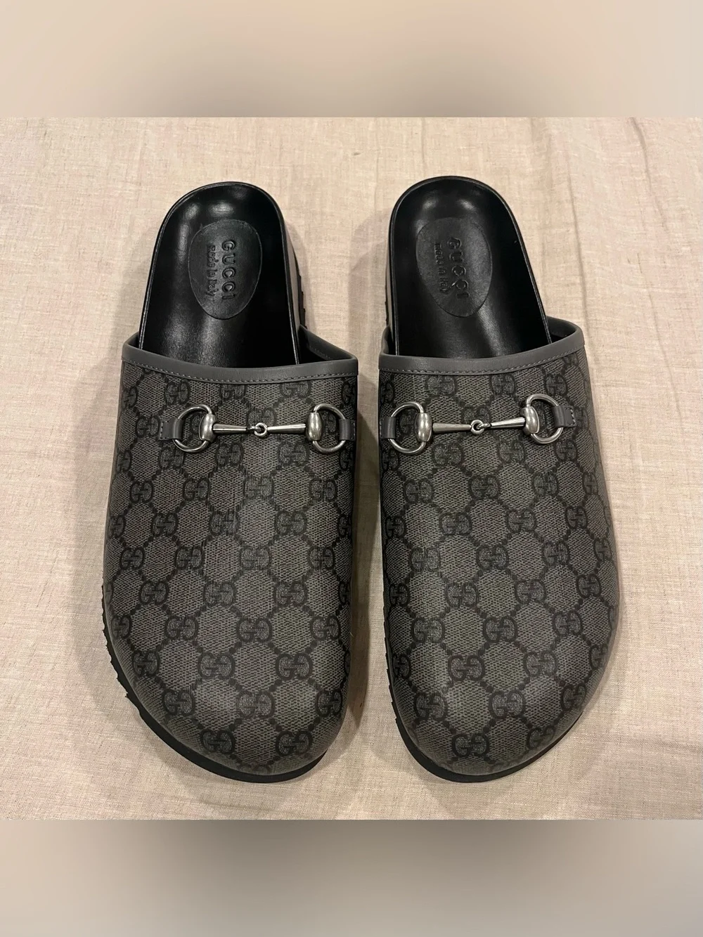 Gucci supreme gg