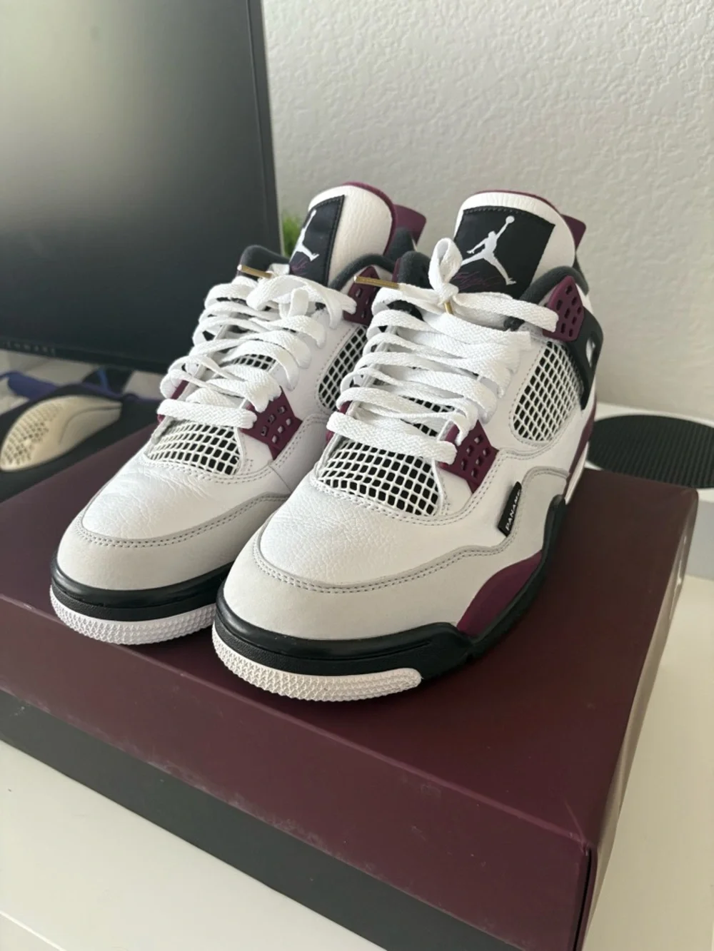 Jordan 4 Retro PSG Paris Saint-German