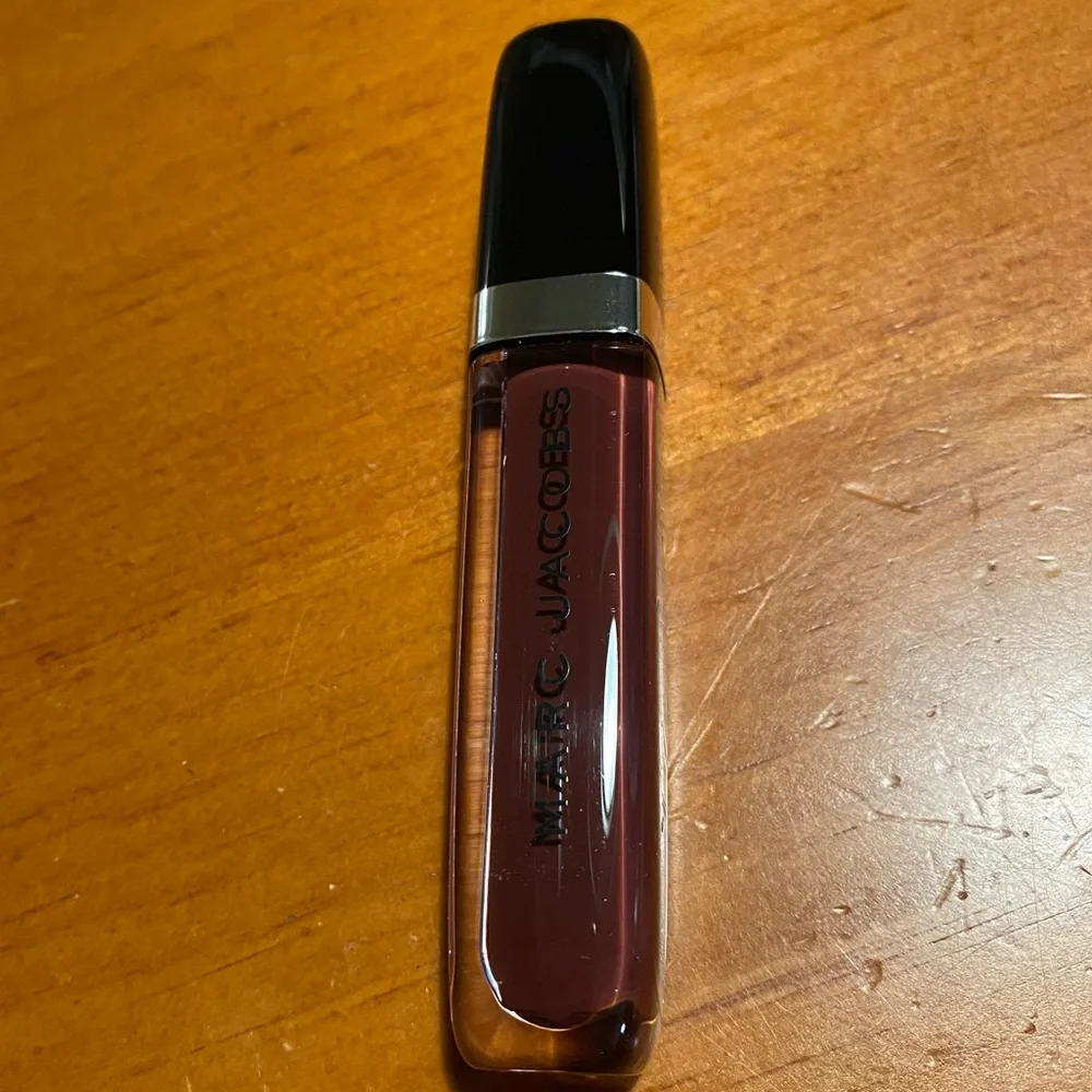 Marc Jacobs black or lip