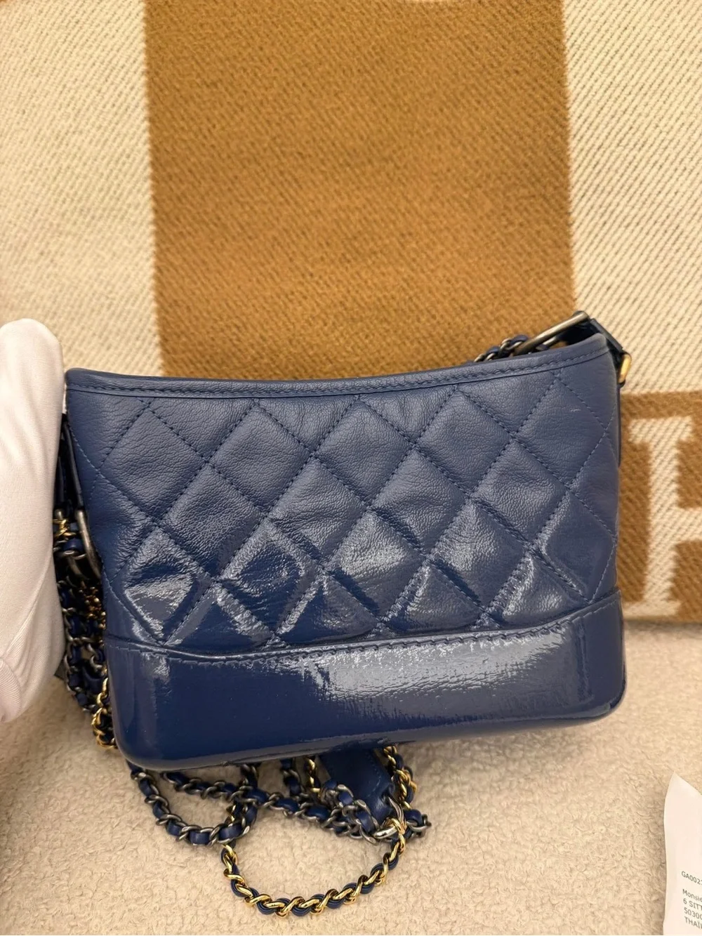 CHANEL elegant shoulder